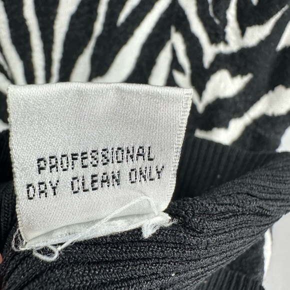 Vintage Cache Womens Short Sleeve Sweater Top Size M Black White Zebra Print Y2K - Picture 6 of 9